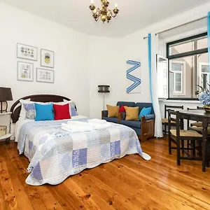 Casa de hóspedes Retro M2 R4 - Lovely Double With Shared Bathroom