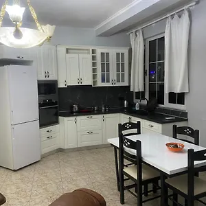 apartment-center-of-tirana-110m-1184-sq-ft.hotels-in-tirana.com/